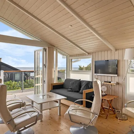Engelbertine - 30m From The Sea By Interhome